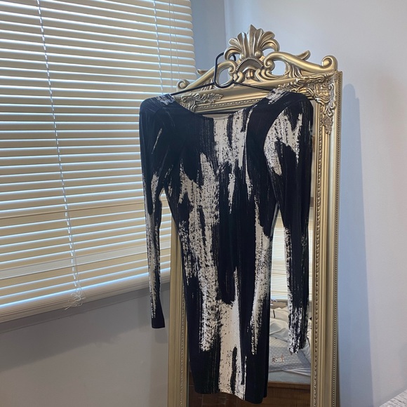 NWOT H&M Scuba Deep V Dress - Picture 2 of 3